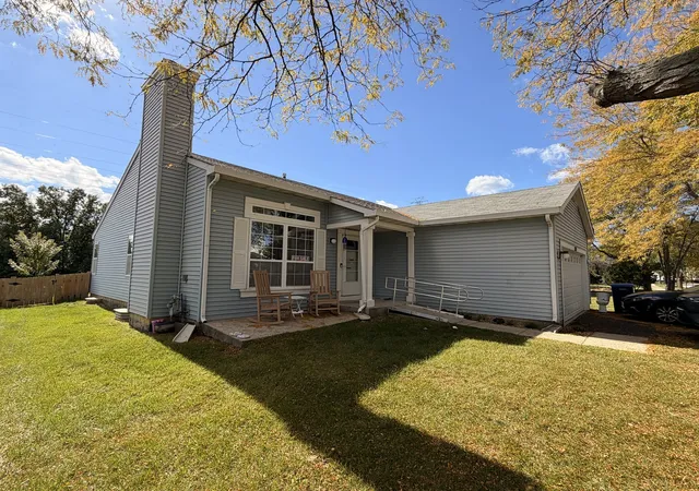 Single family home for sale at 1356 Almaden Ln, Gurnee, IL 60031 | MLS# 12738221