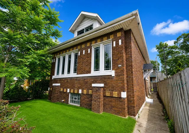 Photo 2 of Single family home for sale at 917 S Harlem Ave, Forest Park, IL 60130 | MLS# 12738236 | Listing updated on 2026-09-13