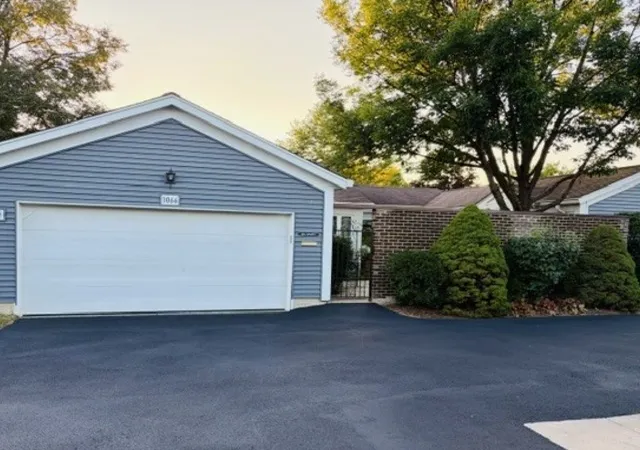 Photo 1 of Townhouse for sale at 1066 Dartmouth Dr, Wheaton, IL 60189 | MLS# 12738257 | Listing updated on 2026-09-27