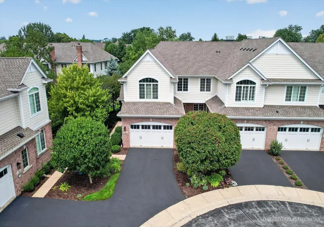 Photo 3 of Townhouse for sale at 790 Parkview Ct, Glen Ellyn, IL 60137 | MLS# 12738297 | Listing updated on 2026-09-22