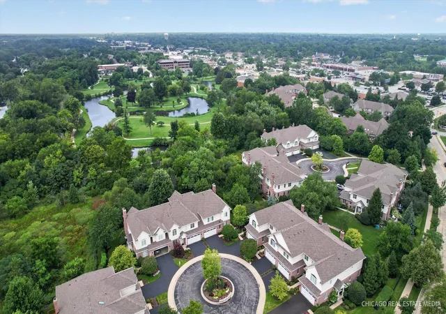Photo 3 of Townhouse for sale at 790 Parkview Ct, Glen Ellyn, IL 60137 | MLS# 12738297 | Listing updated on 2026-09-22