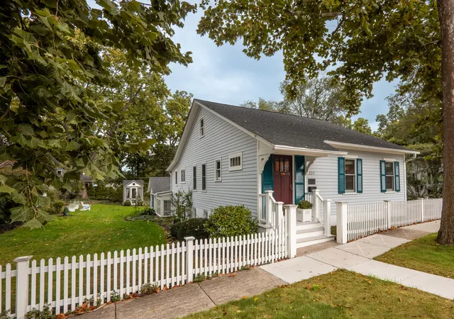Single family home for sale at 227 S 2nd Street, Geneva, IL 60134 | MLS# 12738471