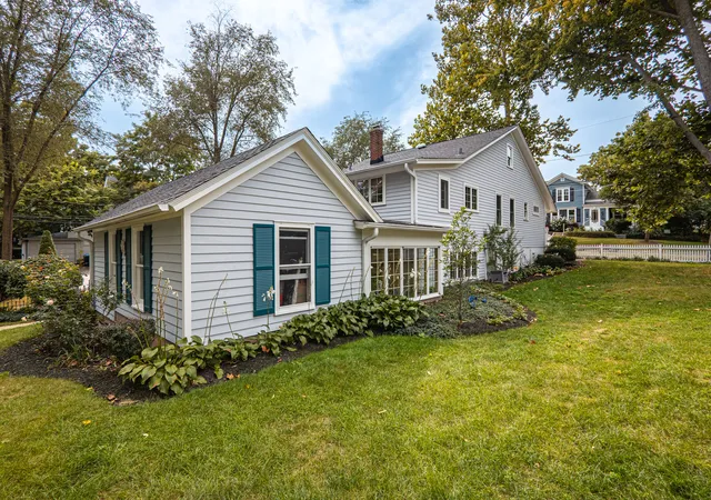 Photo 3 of Single family home for sale at 227 S 2nd Street, Geneva, IL 60134 | MLS# 12738471 | Listing updated on 2026-09-21