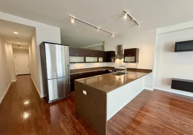 Photo 2 of Condo for sale at 6 N Michigan Ave #905, Chicago, IL 60602 | MLS# 12738538 | Listing updated on 2026-09-23