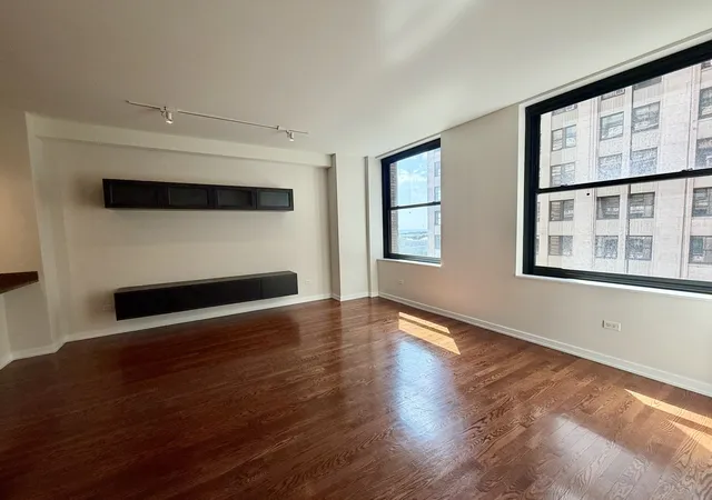 Photo 4 of Condo for sale at 6 N Michigan Ave #905, Chicago, IL 60602 | MLS# 12738538 | Listing updated on 2026-09-23