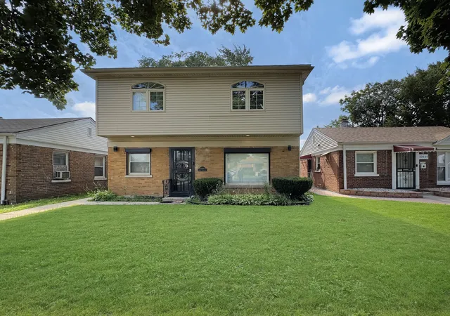 Photo 1 of Single family home for sale at 10644 S Peoria St, Chicago, IL 60643 | MLS# 12738573 | Listing updated on 2026-09-16