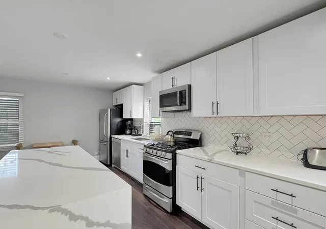 Photo 4 of Single family home for sale at 10644 S Peoria St, Chicago, IL 60643 | MLS# 12738573 | Listing updated on 2026-09-16