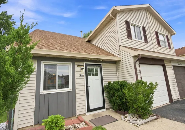 Photo 2 of Townhouse for sale at 1816 Whitney Dr, Hanover Park, IL 60133 | MLS# 12738577 | Listing updated on 2026-09-25