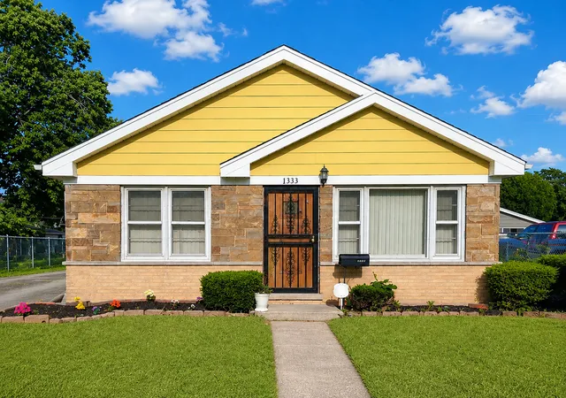 Photo 1 of Single family home for sale at 1333 Burnham Ave, Calumet City, IL 60409 | MLS# 12738582 | Listing updated on 2026-09-21