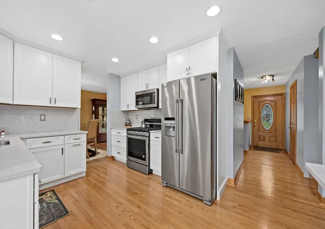 Photo 4 of Single family home for sale at 1236 Sandpiper Ln, Naperville, IL 60540 | MLS# 12738598 | Listing updated on 2026-09-16