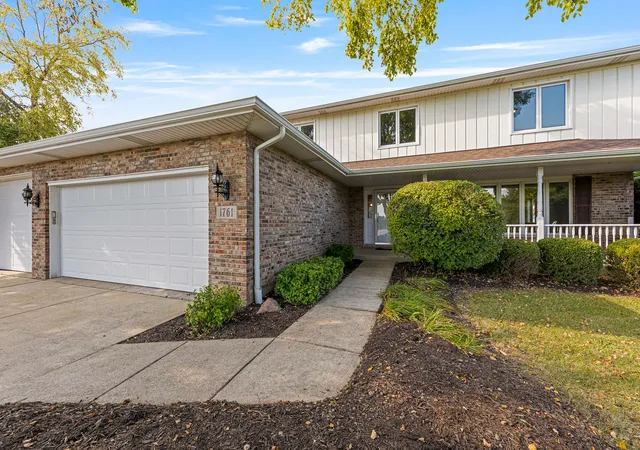 Photo 2 of Single family home for sale at 1761 Pheasant Ln, New Lenox, IL 60451 | MLS# 12738605 | Listing updated on 2026-09-14