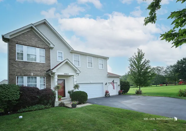 Photo 2 of Single family home for sale at 39843 Stoneywood Dr, Beach Park, IL 60083 | MLS# 12738617 | Listing updated on 2026-09-14