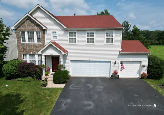 Photo 3 of Single family home for sale at 39843 Stoneywood Dr, Beach Park, IL 60083 | MLS# 12738617 | Listing updated on 2026-09-14
