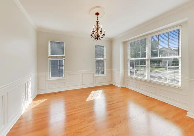 Photo 3 of Single family home for sale at 2804 Park Ln, Glenview, IL 60025 | MLS# 12738745 | Listing updated on 2026-10-01