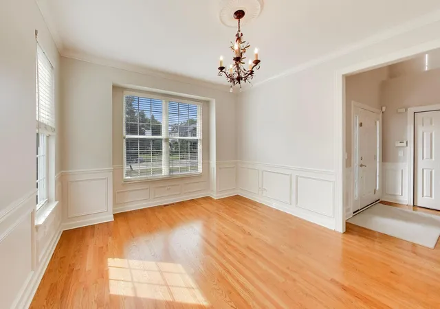 Photo 3 of Single family home for sale at 2804 Park Ln, Glenview, IL 60025 | MLS# 12738745 | Listing updated on 2026-10-01