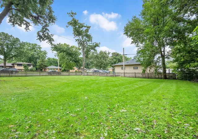 Photo 4 of Single family home for sale at 4503 Fairview Ave, Downers Grove, IL 60515 | MLS# 12738783 | Listing updated on 2026-09-16