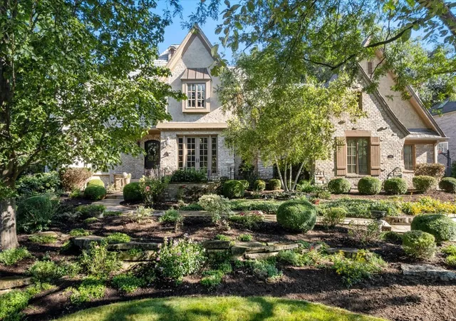 Photo 1 of Single family home for sale at 3202 Royal Fox Dr, St. Charles, IL 60174 | MLS# 12738784 | Listing updated on 2026-09-13