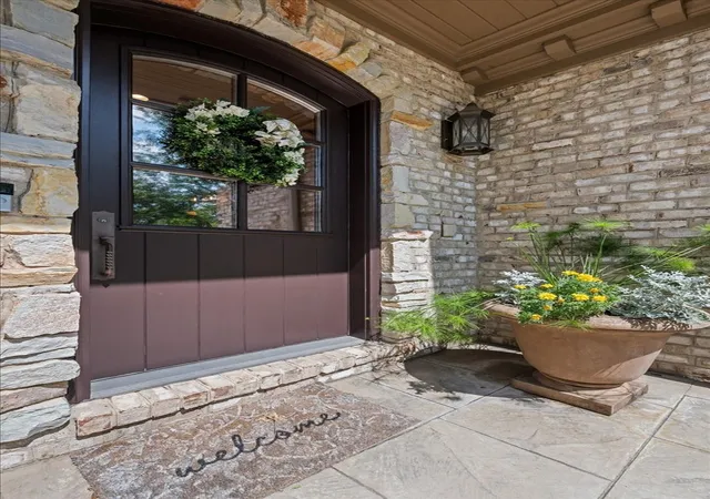 Photo 3 of Single family home for sale at 3202 Royal Fox Dr, St. Charles, IL 60174 | MLS# 12738784 | Listing updated on 2026-09-19