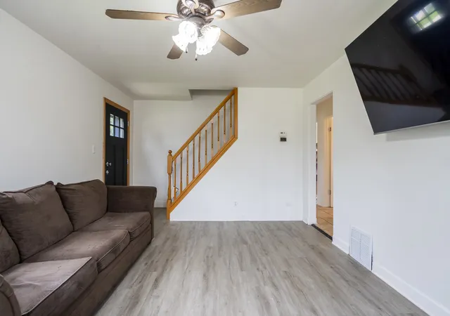 Photo 3 of Single family home for sale at 337 E Palmer Ave, Northlake, IL 60164 | MLS# 12738797 | Listing updated on 2026-09-19