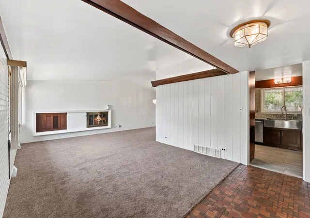Photo 3 of Single family home for sale at 624 Brookwood Dr, Olympia Fields, IL 60461 | MLS# 12738862 | Listing updated on 2026-10-07