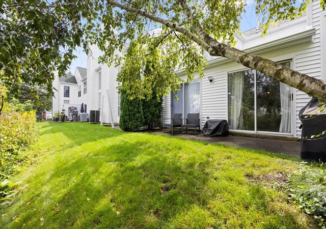 Photo 28 of Townhouse for sale at 136 Hemstead St, Lake Bluff, IL 60044 | MLS# 12738905 | Listing updated on 2026-09-24