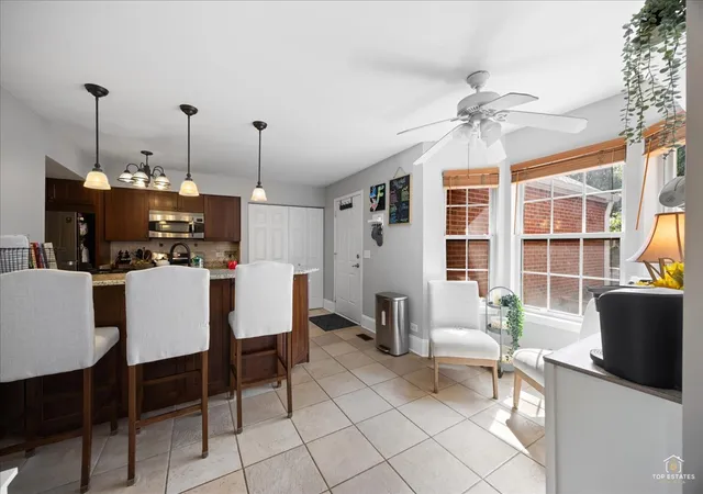 Photo 4 of Townhouse for sale at 136 Hemstead St, Lake Bluff, IL 60044 | MLS# 12738905 | Listing updated on 2026-09-24