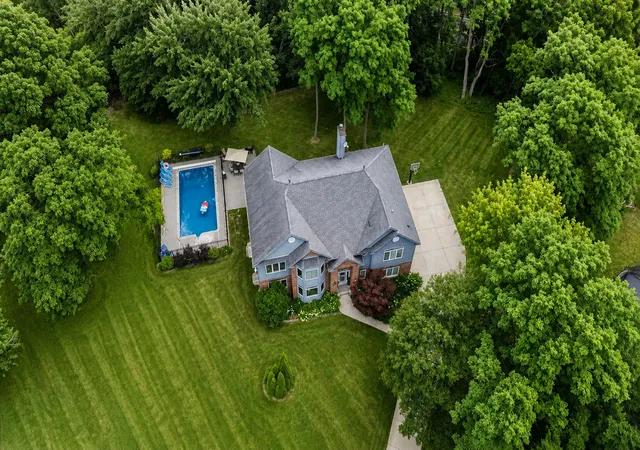 Photo 2 of Single family home for sale at 383 Country Oak Ln, Inverness, IL 60067 | MLS# 12738909 | Listing updated on 2026-09-09