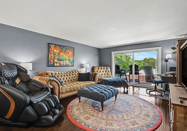 Listing Photo 3 - Condo for sale in building located at 9840 S Pulaski Rd, Oak Lawn, IL 60453 - Unit #314