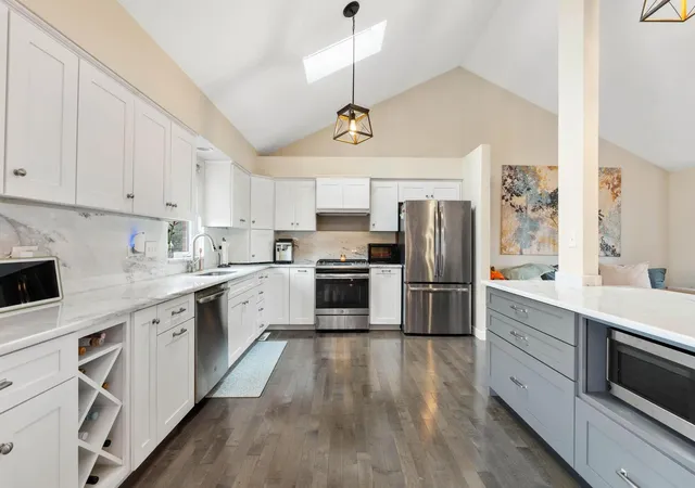 Photo 3 of Single family home for sale at 750 Bluestone Bay Dr, New Lenox, IL 60451 | MLS# 12738986 | Listing updated on 2026-10-03
