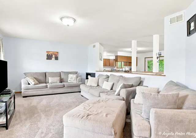 Photo 4 of Single family home for sale at 24878 W Highwoods Dr, Lake Villa, IL 60046 | MLS# 12739002 | Listing updated on 2026-09-25