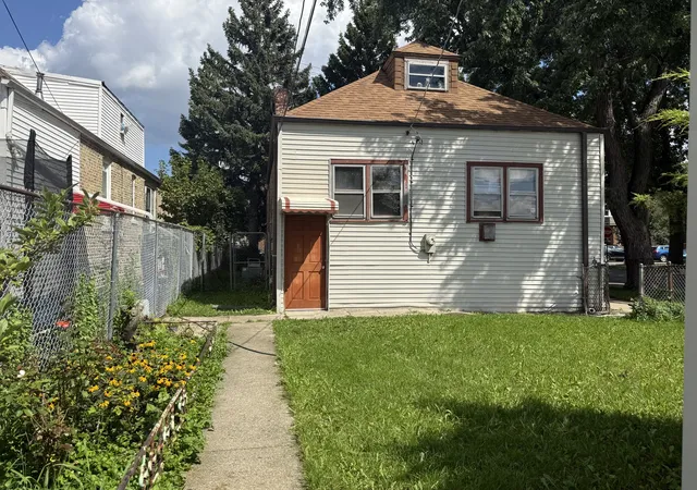 Photo 2 of Sale Pending at 1700 N Parkside Ave, Chicago, IL 60639 | MLS# 12739016 | Listing updated on 2026-08-29