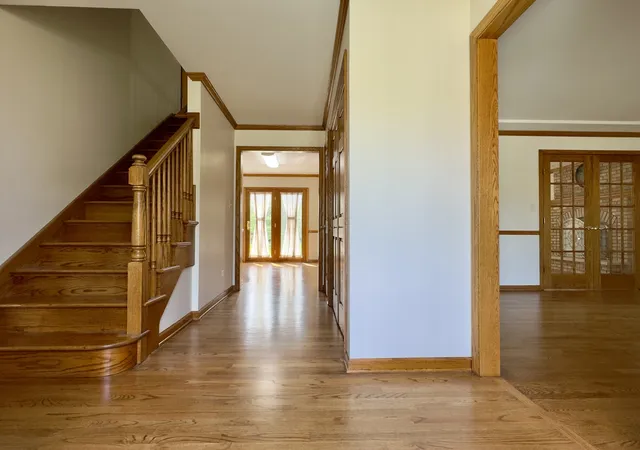 Photo 4 of Single family home for sale at 10433 Amber Ln, Orland Park, IL 60467 | MLS# 12739044 | Listing updated on 2026-09-06