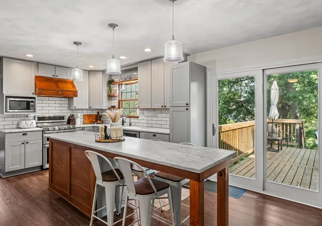Photo 3 of Single family home for sale at 81 Cedar Ct, Geneseo, IL 61254 | MLS# 12739077 | Listing updated on 2026-10-27
