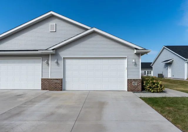 Photo 1 of Single family home for sale at 127 Beacon Harbor Pkwy, East Moline, IL 61244 | MLS# 12739079 | Listing updated on 2026-09-14