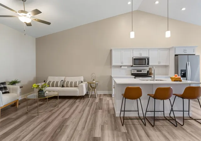 Photo 4 of Single family home for sale at 127 Beacon Harbor Pkwy, East Moline, IL 61244 | MLS# 12739079 | Listing updated on 2026-10-08