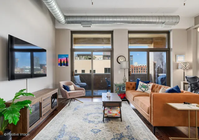 Listing Photo 5 - Condo for sale in building located at 1301 W Madison St, Chicago, IL 60607 - Unit #407