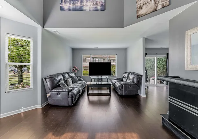 Listing Photo 5 - Condo for sale in building located at 514 Springwood Dr, Joliet, IL 60431