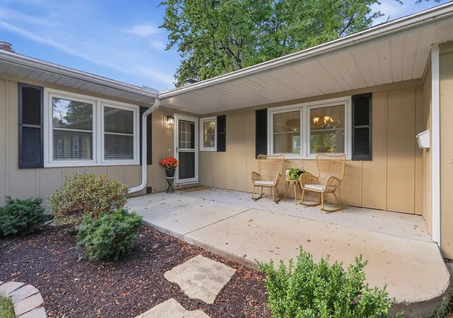 Photo 2 of Single family home for sale at 4308 Wittman Dr, Davenport, IA 52806 | MLS# 12739251 | Listing updated on 2026-10-21