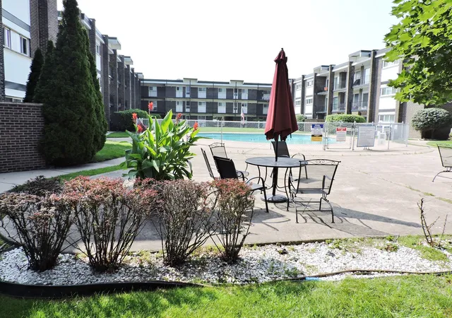 Listing Photo 2 - Condo for sale in building located at 10116 Peach Pkwy, Skokie, IL 60076 - Unit #N109