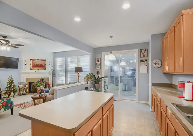Photo 4 of Townhouse for sale at 13300 Callan Dr, Orland Park, IL 60462 | MLS# 12739329 | Listing updated on 2026-09-16