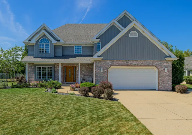 Photo 1 of Single family home for sale at 19400 Stonehenge Dr, Mokena, IL 60448 | MLS# 12739372 | Listing updated on 2026-10-02