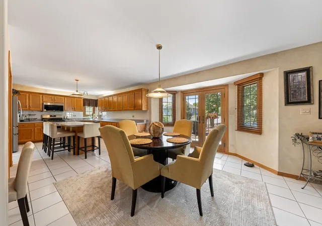 Photo 3 of Single family home for sale at 19400 Stonehenge Dr, Mokena, IL 60448 | MLS# 12739372 | Listing updated on 2026-10-02
