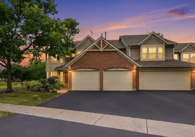 Photo 2 of Townhouse for sale at 4420 Edinburg Ln, Hanover Park, IL 60133 | MLS# 12739456 | Listing updated on 2026-09-19