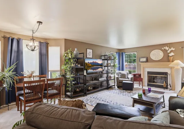 Photo 3 of Townhouse for sale at 4420 Edinburg Ln, Hanover Park, IL 60133 | MLS# 12739456 | Listing updated on 2026-09-19