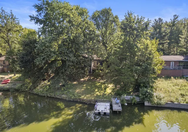 Photo 3 of Single family home for sale at 503 S N Shore Dr, Mahomet, IL 61853 | MLS# 12739458 | Listing updated on 2026-10-06