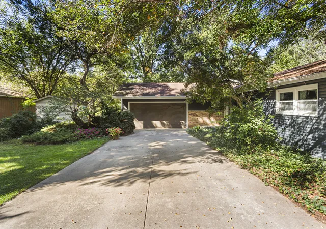 Photo 4 of Single family home for sale at 503 S N Shore Dr, Mahomet, IL 61853 | MLS# 12739458 | Listing updated on 2026-10-06