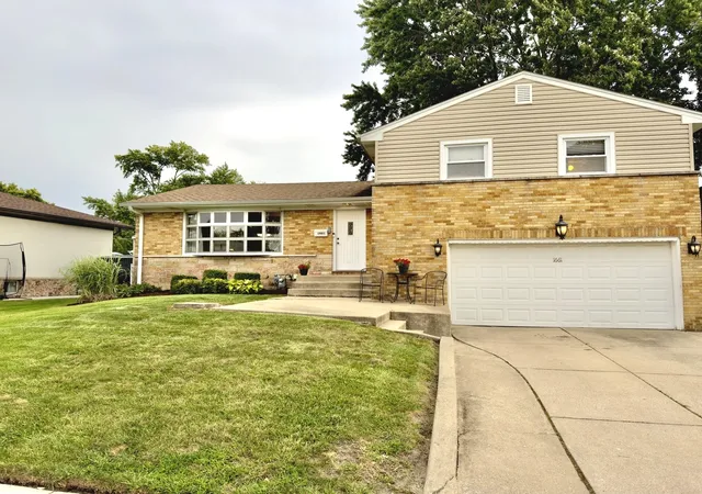 Photo 3 of Single family home for sale at 1661 Charleston Ct, Melrose Park, IL 60160 | MLS# 12739509 | Listing updated on 2026-09-13