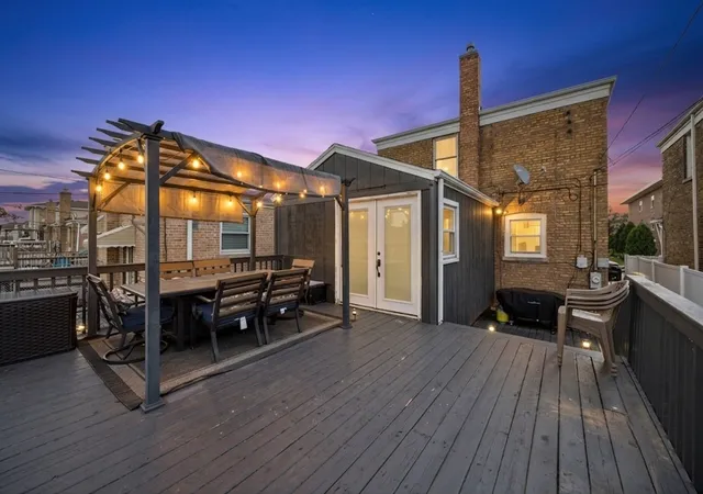 Photo 3 of Sale Pending at 6118 S Austin Ave, Chicago, IL 60638 | MLS# 12739659 | Listing updated on 2026-09-19
