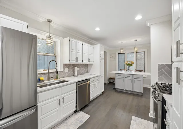 Photo 4 of Sale Pending at 6118 S Austin Ave, Chicago, IL 60638 | MLS# 12739659 | Listing updated on 2026-09-19