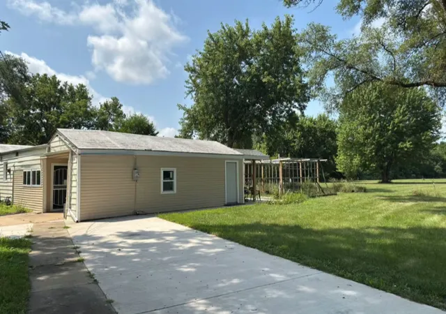Photo 1 of Single family home for sale at 800 Lavern Ave, Machesney Park, IL 61115 | MLS# 12739680 | Listing updated on 2026-09-06